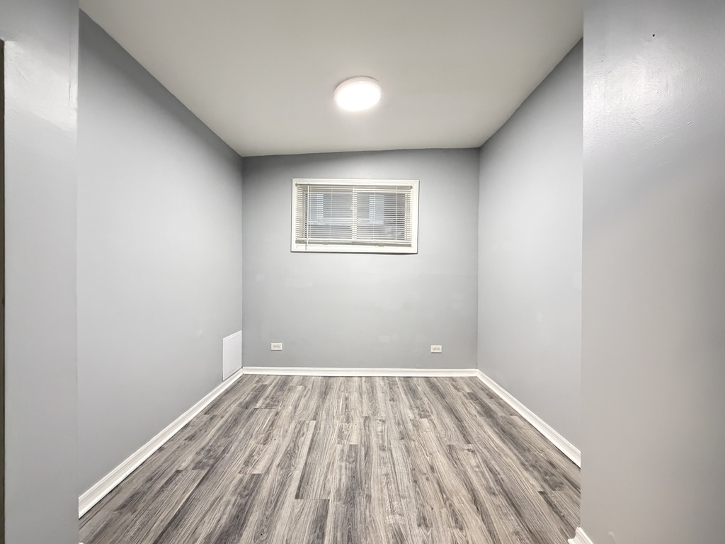 Building Photo - 3503 W Dickens Ave