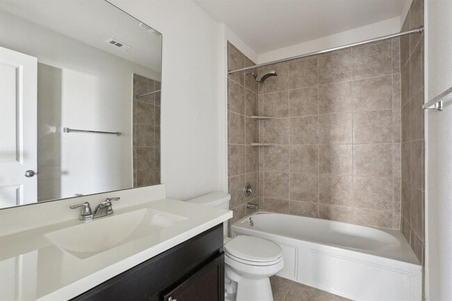 Building Photo - 5713 Kennedy St