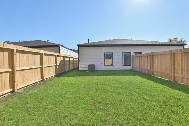 Building Photo - 8133 Cabot St