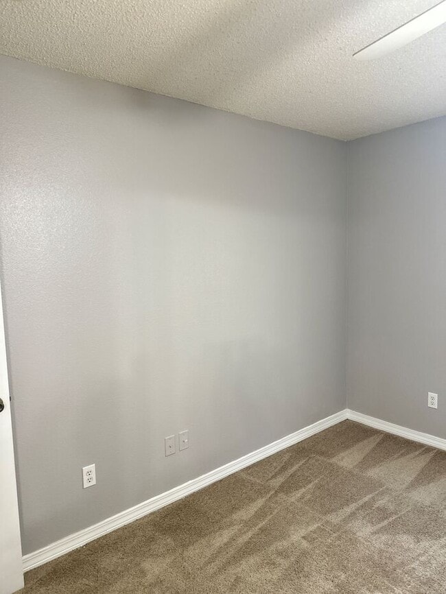 Building Photo - 3/2 Cottage in Maple Oaks Subdivision with garage