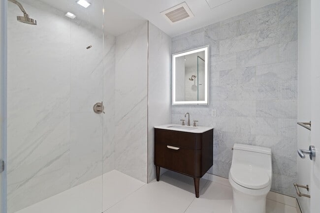 Building Photo - 320 ADOLPHUS Ave