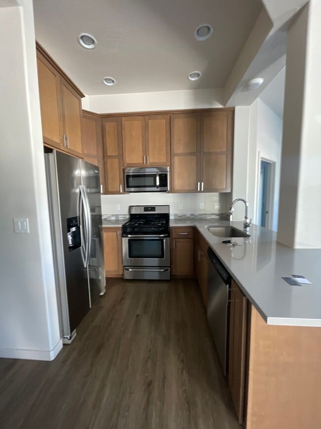 Building Photo - Beautiful 2bd/2bth Located at Meadowbrook ...