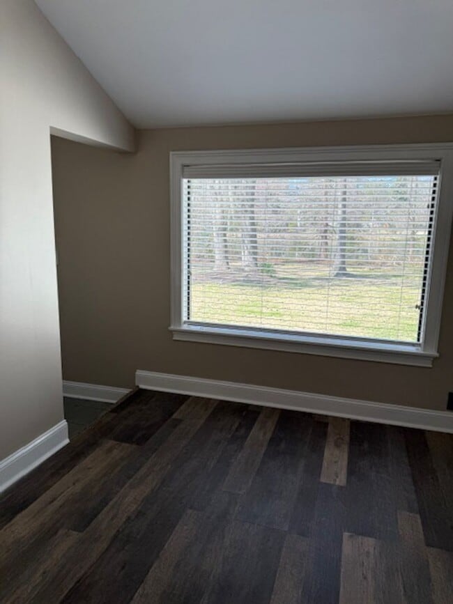 Building Photo - Chapel Creek