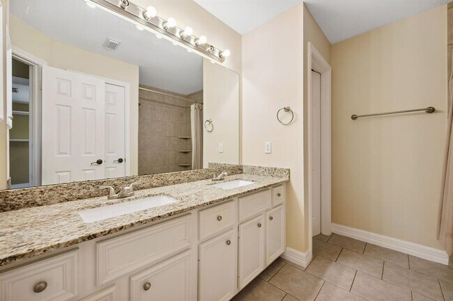 Building Photo - 8714 Malardcrest Dr