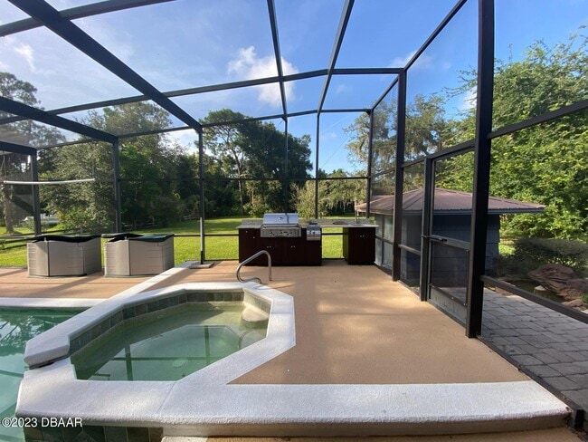 Building Photo - 1 Arrowhead Dr