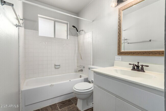 Building Photo - 3031 S Rural Rd