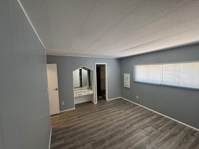 Building Photo - 155 Molly Cir