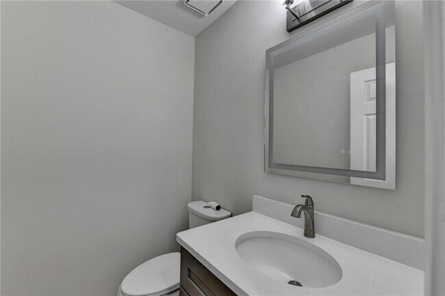 Building Photo - 340 Waddington Trail