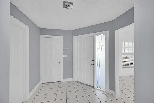 Building Photo - 17094 Boca Club Blvd
