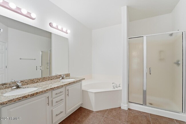 Building Photo - 5350 E Deer Valley Dr