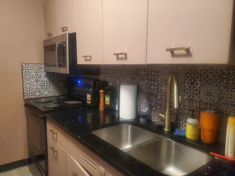 Kitchen - 535 N Michigan Ave