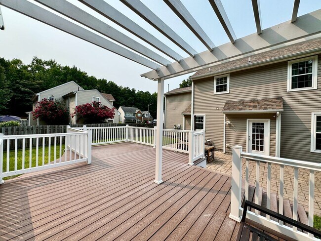 Building Photo - First-Time Rental! Available 08-07-26 - Fenced Yard, Pet Friendly, Attached 2-Car Garage!