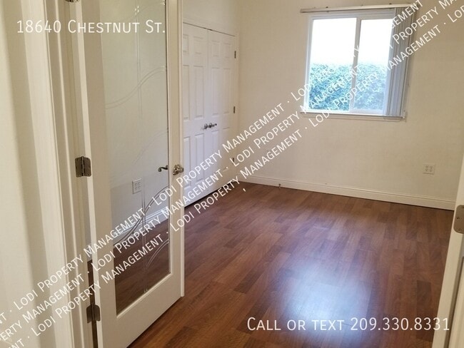 Building Photo - 18640 Chestnut St