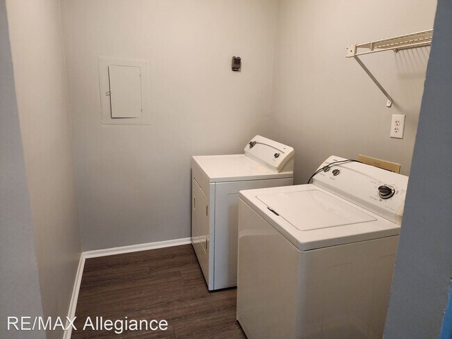 Building Photo - 2 br, 1 bath House - 610 CROWS NEST COURT