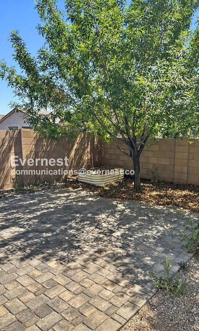 Building Photo - 10667 W Filbert St