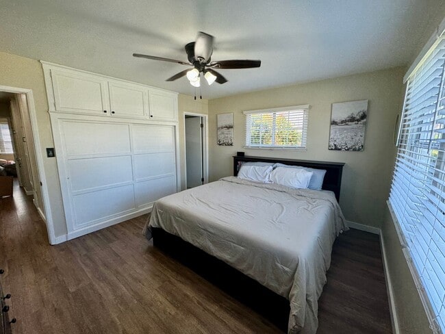 Building Photo - MOVE IN READY Updated La Mirada Home