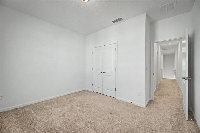 Building Photo - 61 Mellowood Ln