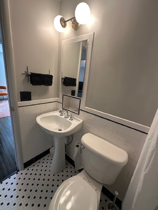 Building Photo - 415 N Dunn St