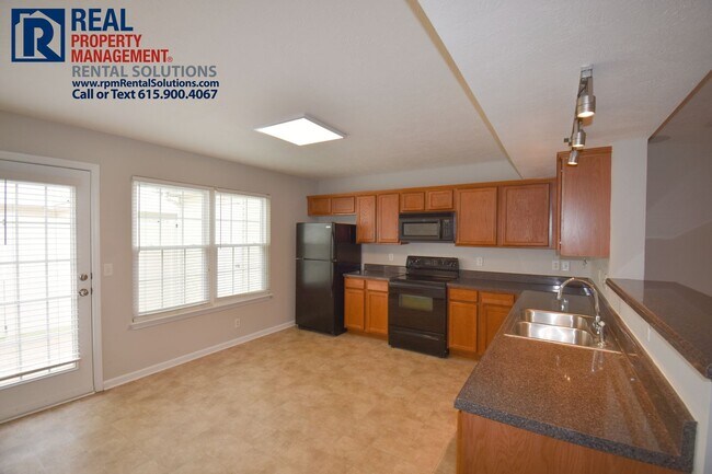 Building Photo - Wonderful 2bd 2.5ba townhome in highly desirable Blackman area!