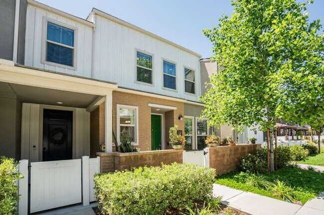 Building Photo - 110 Red Brick Dr