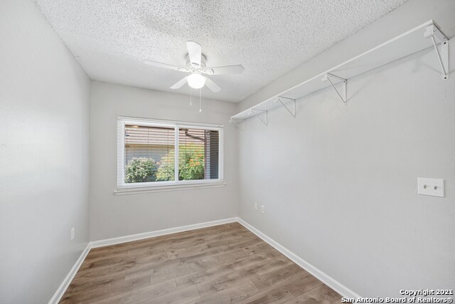 Building Photo - 8032 Laurel Bend