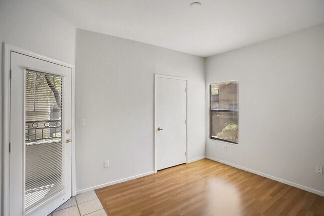 Building Photo - Great 2 Bed, 2 Bath First Story Condo In Northwest Vegas