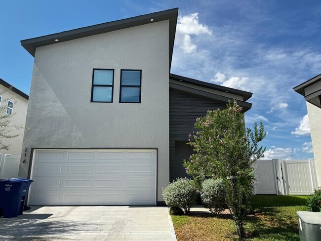 Building Photo - 216 Deer Path Lp