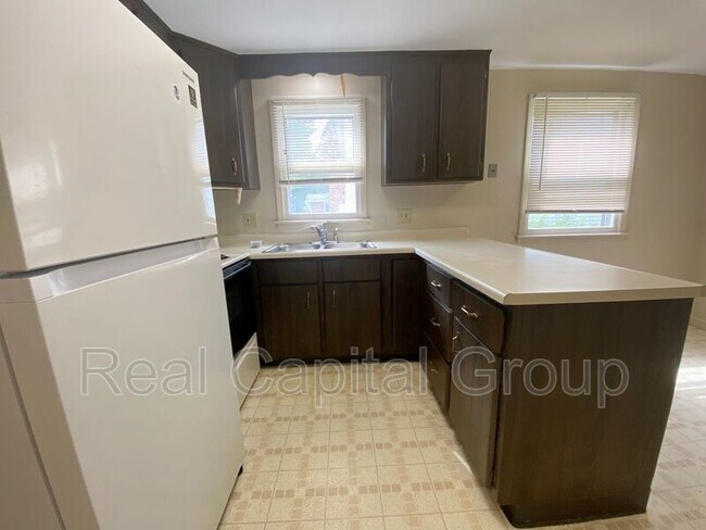 Building Photo - 183 Sunshine Dr