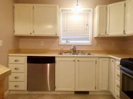 Building Photo - Spacious East Anchorage Home with Yard & Garage!