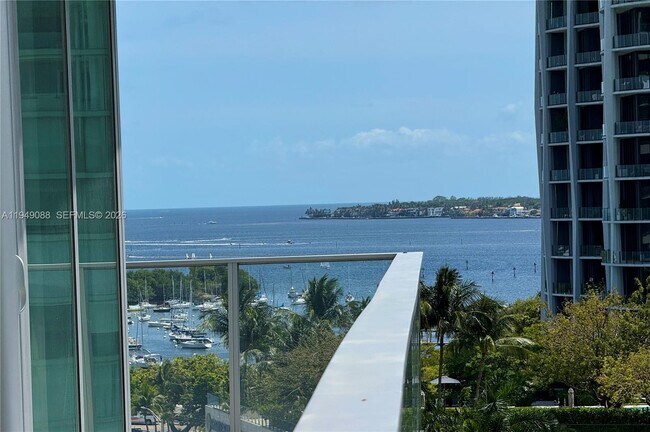 Building Photo - 2669 S Bayshore Dr