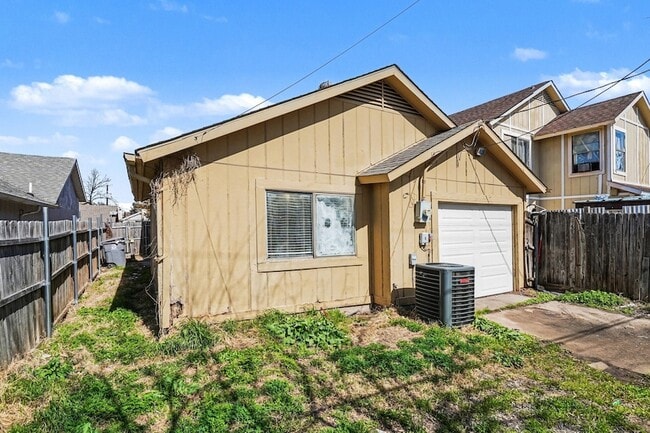 Building Photo - 10328 Chelmsford Dr