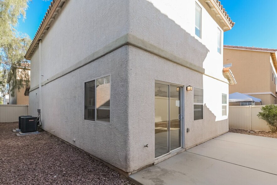 Building Photo - 5758 Old Colony Dr