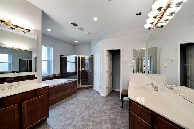 Building Photo - 17904 Cachet Isle Dr