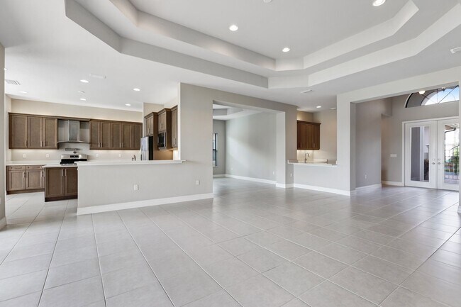 Building Photo - ** STONECREEK ** 3 BED + DEN / 3.5 BATH - ...