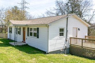 Building Photo - 212 Hillview Dr