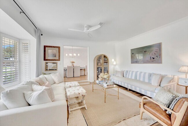 Building Photo - Luxury 5 Bed/4 Bath Pool Home on a Golf Course in Central Sarasota