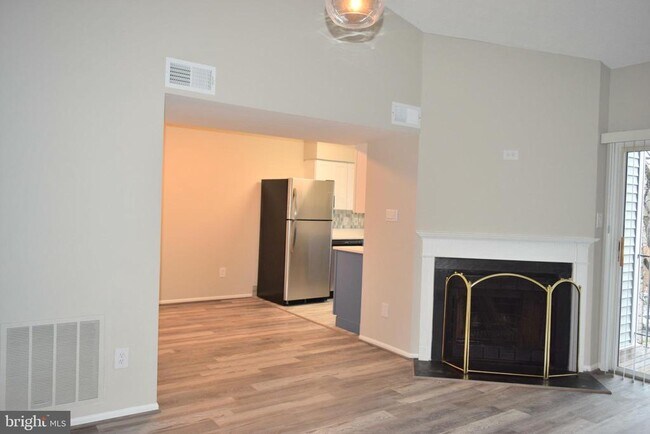 Building Photo - 12121 Chaucer Ln