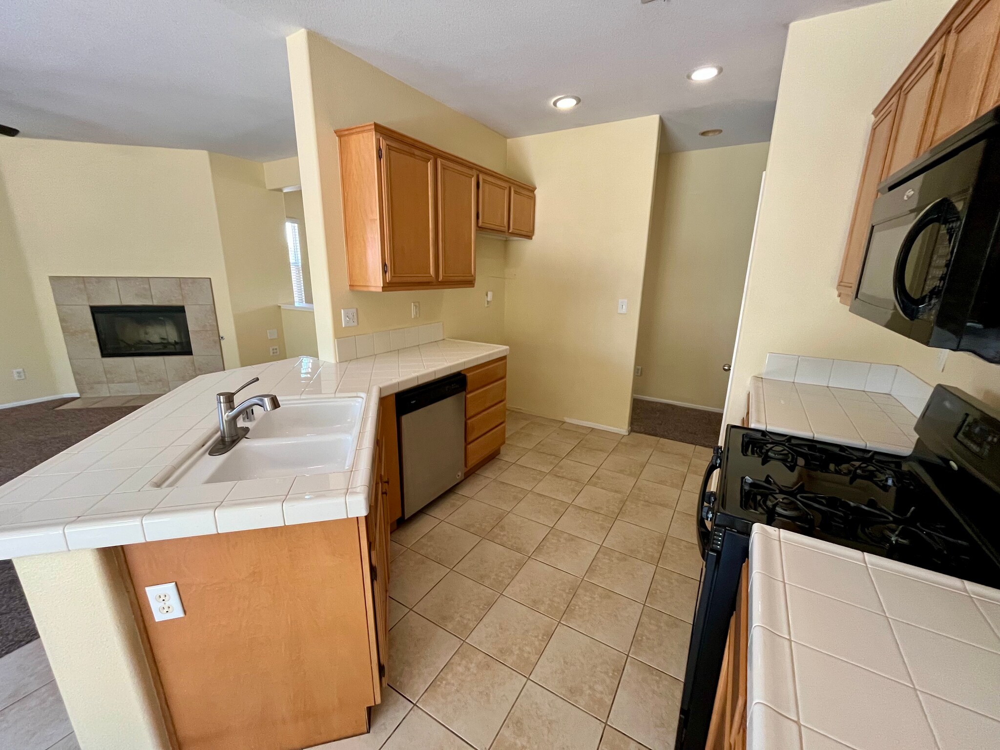 Building Photo - 1559 Park Meadows Dr