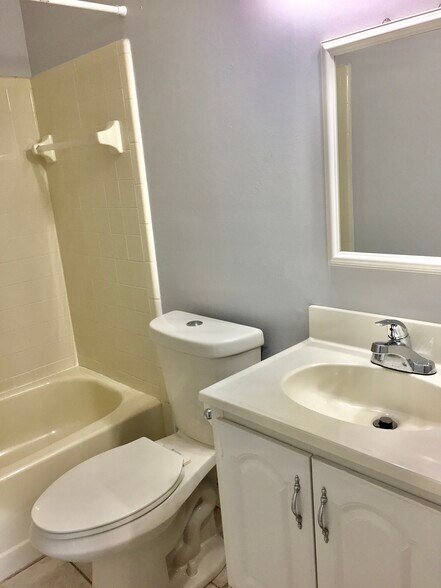 Building Photo - 4810 S Semoran Blvd