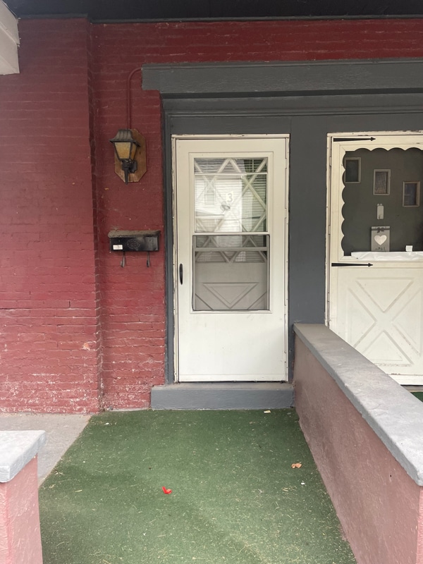 Building Photo - 326 Main St