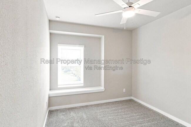 Building Photo - 2186 Shady Pear