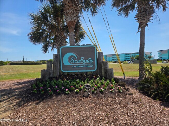 Building Photo - 301 Commerce Way