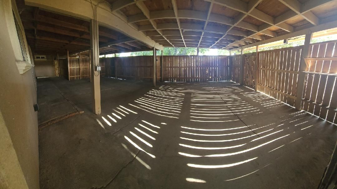 Building Photo - 5096 Maple Rd