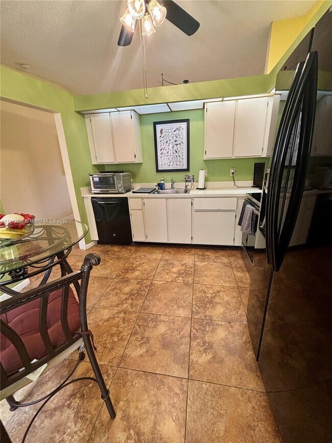 Building Photo - 8066 Springside Ct