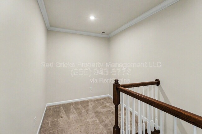 Building Photo - 11007 Discovery Dr NW