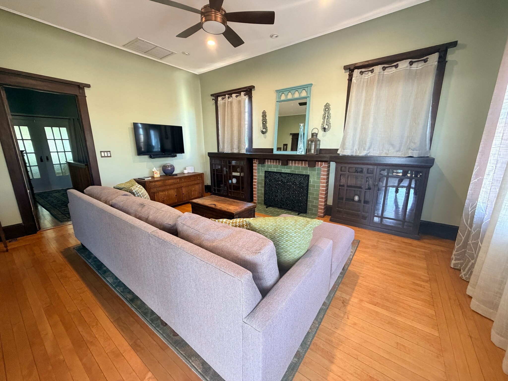 Building Photo - 921 W Alameda St