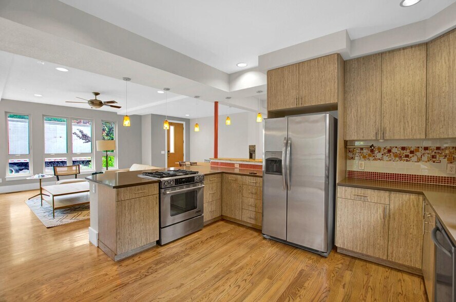 Building Photo - Contemporary Whittier home with wraparound deck