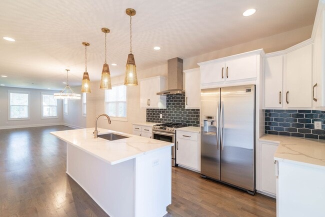 Building Photo - COMING SOON! 3 Bed/4 Bath Buena Vista 3 Story Townhouse-Rooftop level with Downtown Views!!
