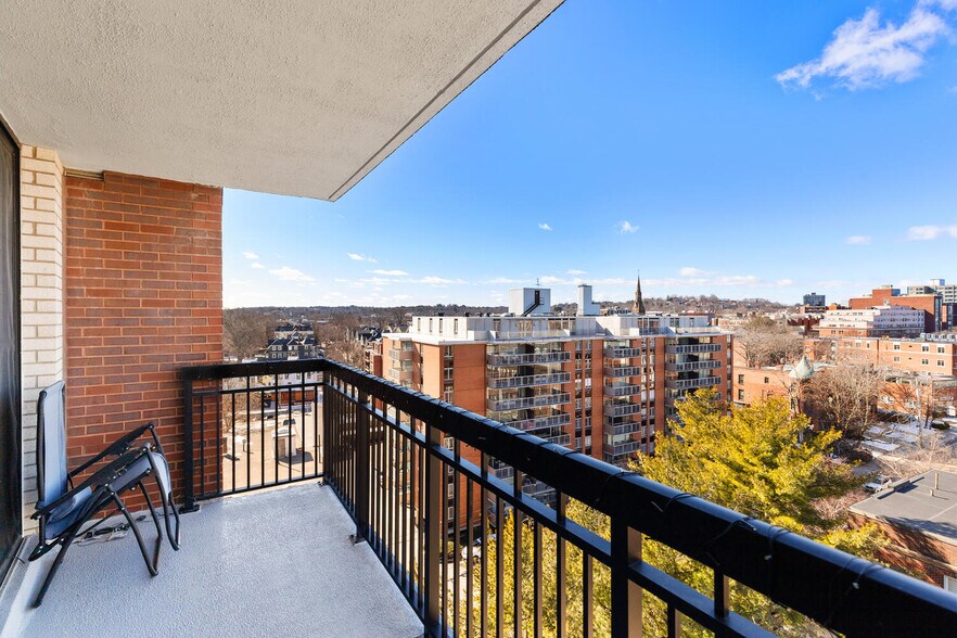 Building Photo - 60 Longwood Ave