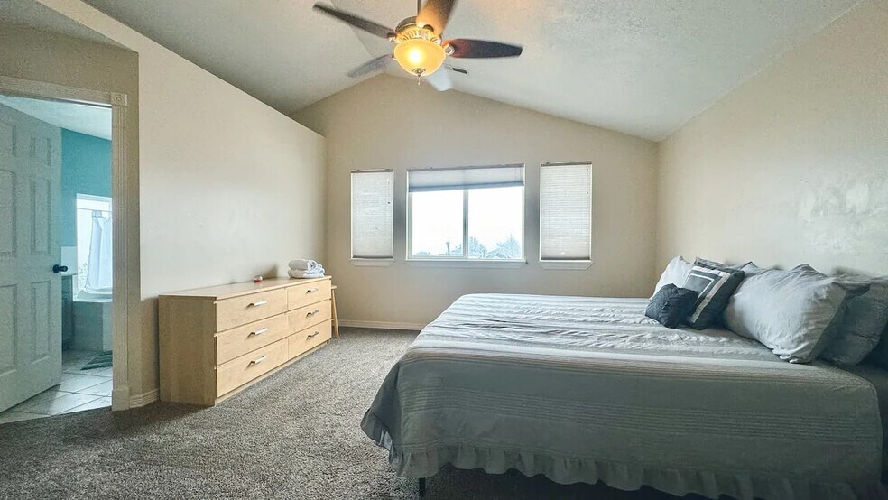 Building Photo - 14380 Henry Day Rd